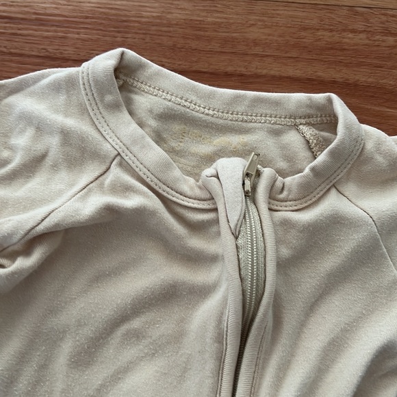 Goumi Bodysuit Size 6-9 months - Picture 2 of 2